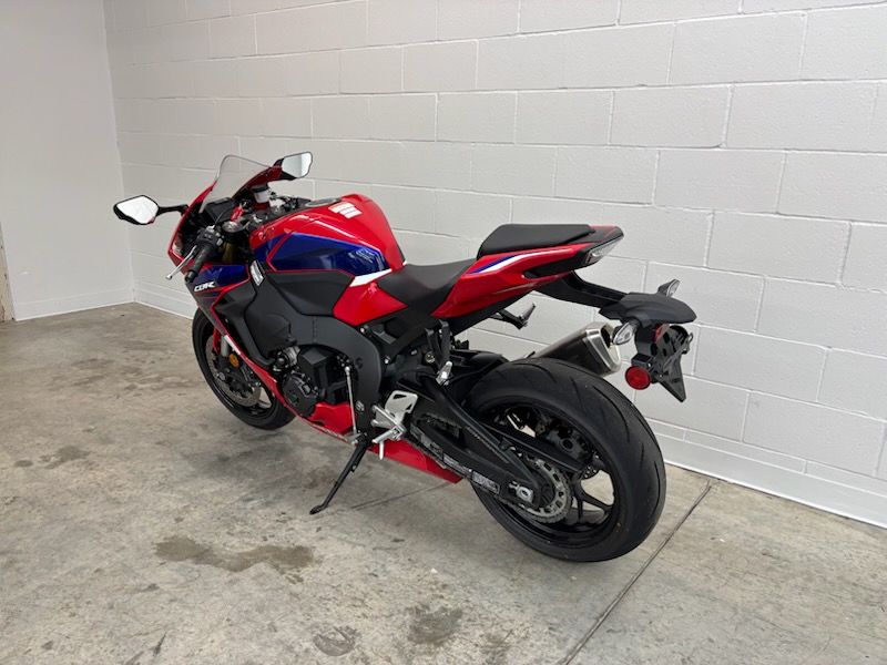 2024 Honda CBR1000RR ABS in Manchester, New Hampshire - Photo 6