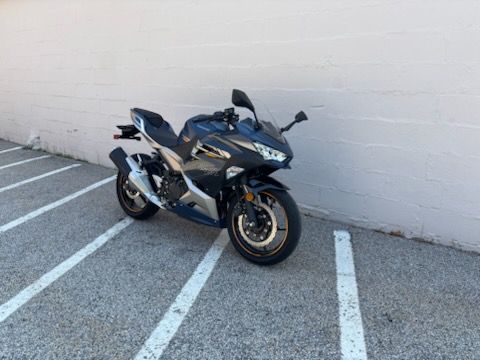 2023 Kawasaki Ninja 400 ABS in Manchester, New Hampshire - Photo 2