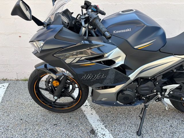 2023 Kawasaki Ninja 400 ABS in Manchester, New Hampshire - Photo 10