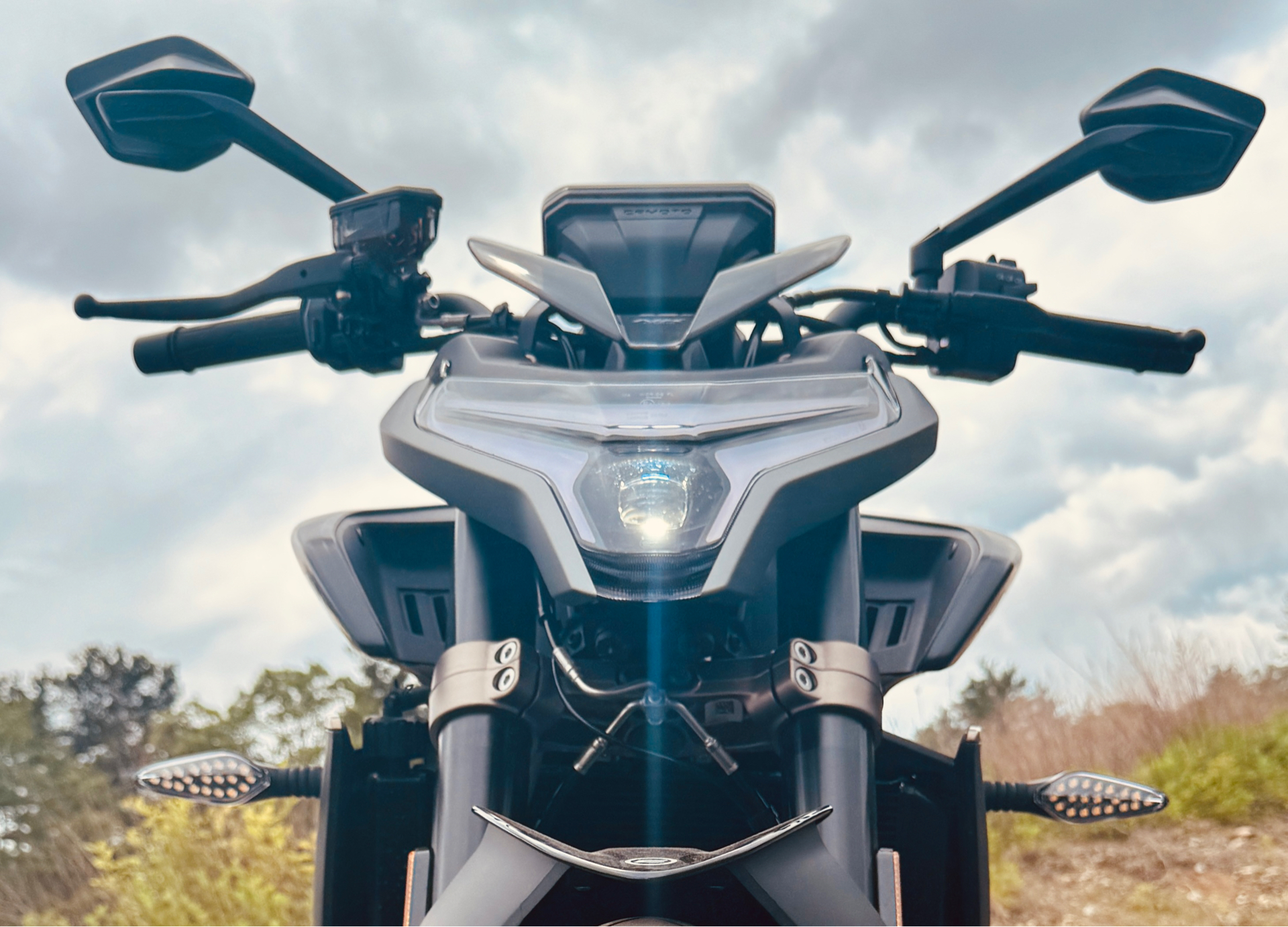 2024 CFMOTO 800NK in Manchester, New Hampshire - Photo 2