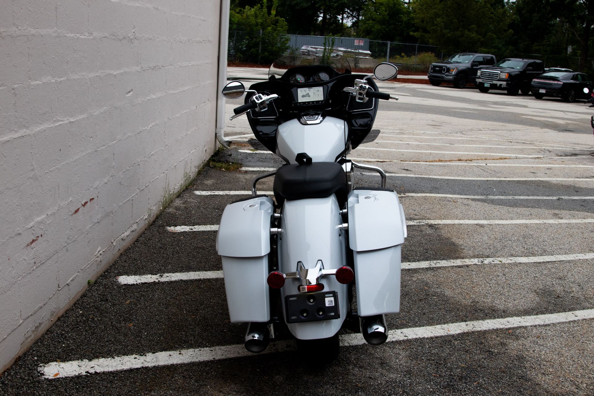 2024 Indian Motorcycle Challenger® Limited with PowerBand Audio Package in Manchester, New Hampshire - Photo 7