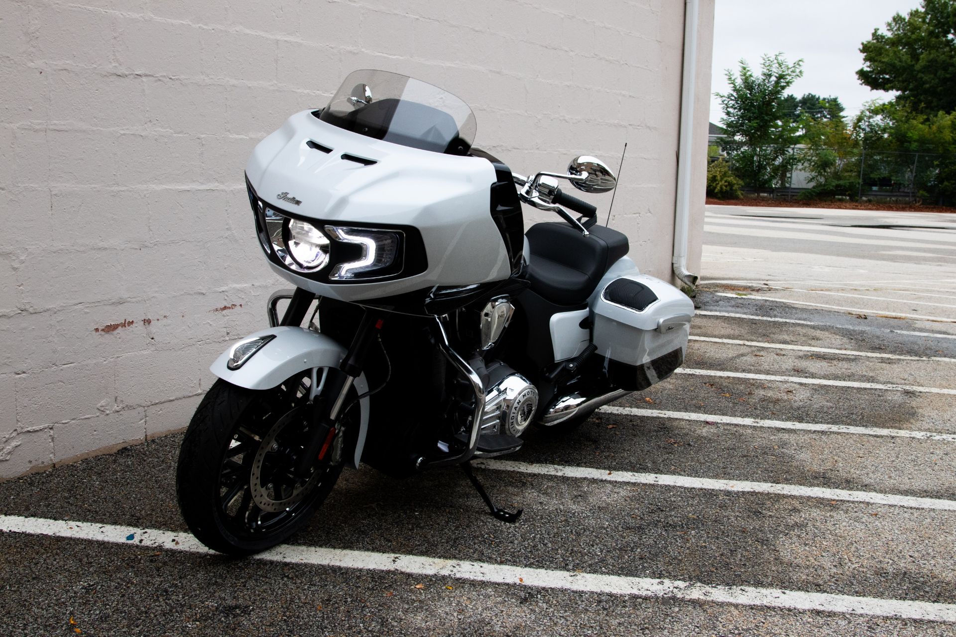 2024 Indian Motorcycle Challenger® Limited with PowerBand Audio Package in Manchester, New Hampshire - Photo 8