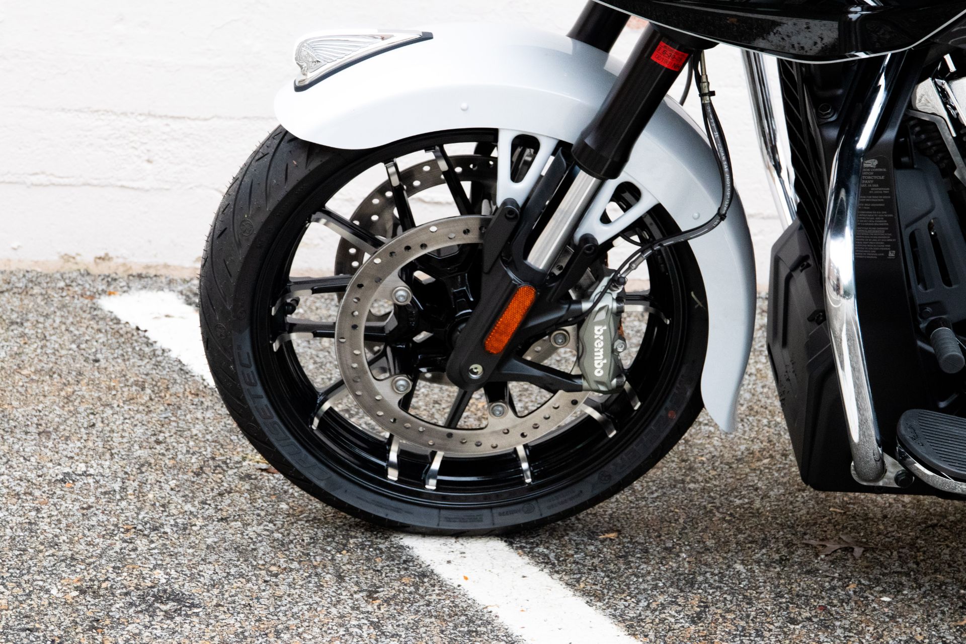 2024 Indian Motorcycle Challenger® Limited with PowerBand Audio Package in Manchester, New Hampshire - Photo 9