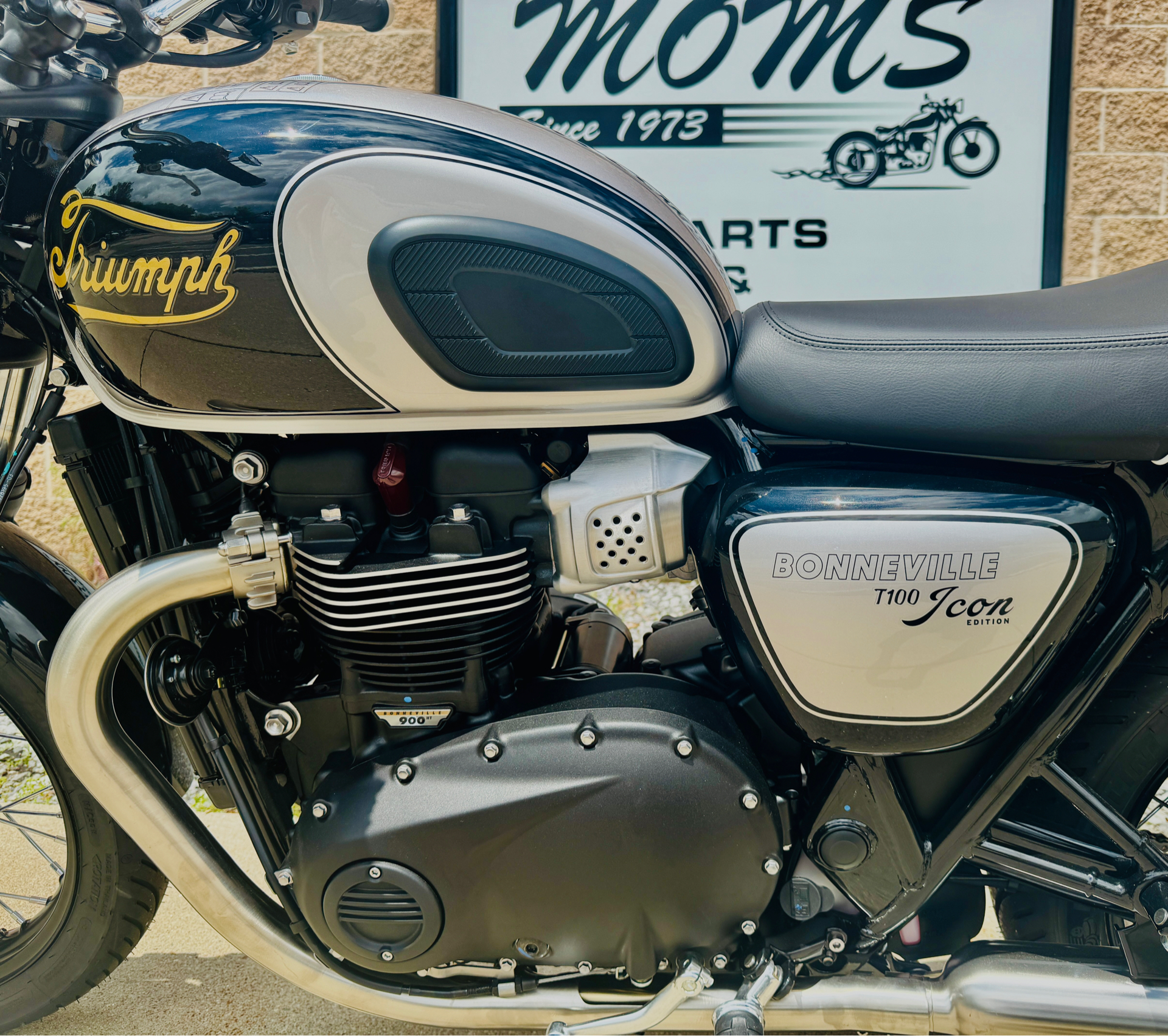 2025 Triumph Bonneville T100 in Manchester, New Hampshire - Photo 4