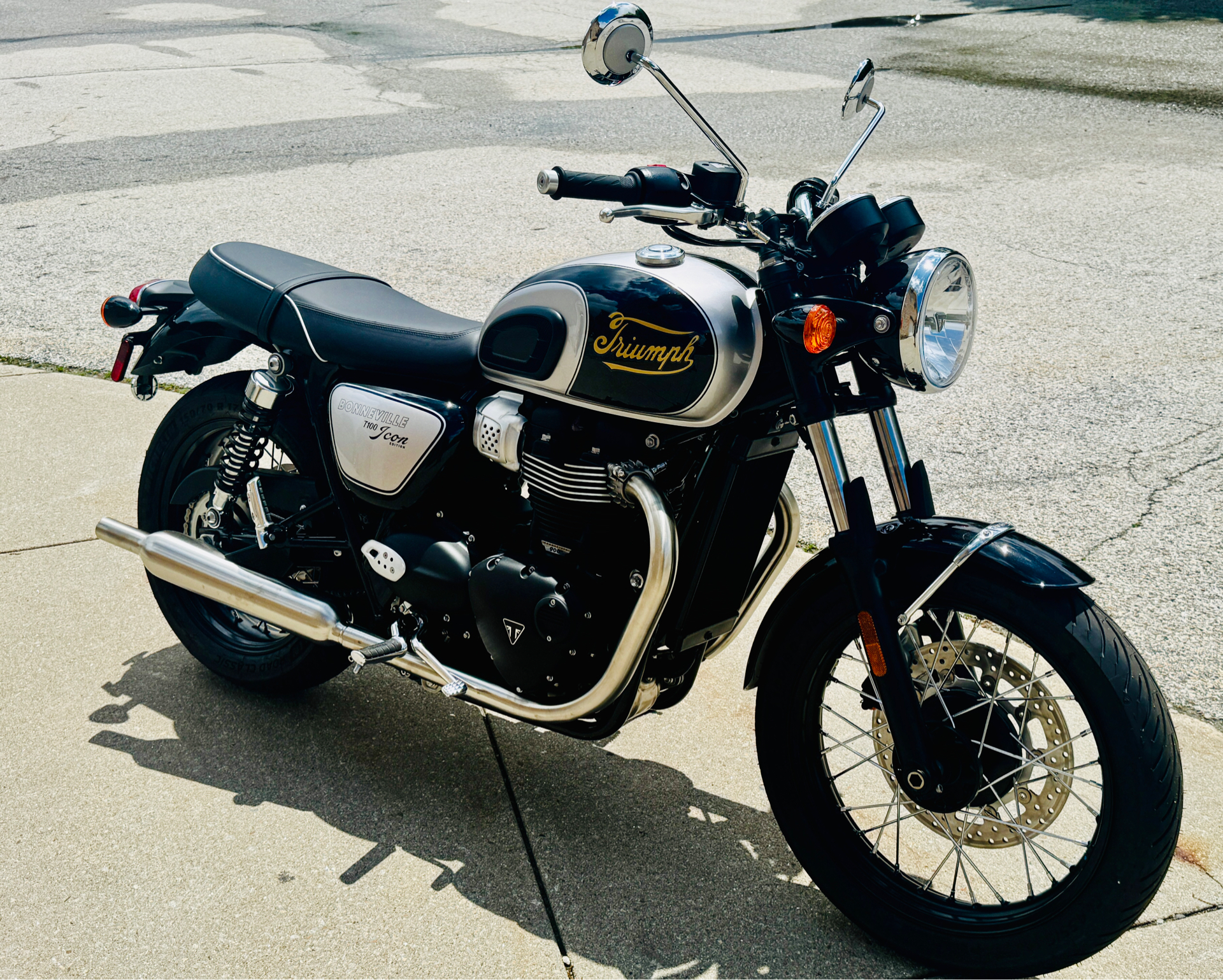 2025 Triumph Bonneville T100 in Manchester, New Hampshire - Photo 7