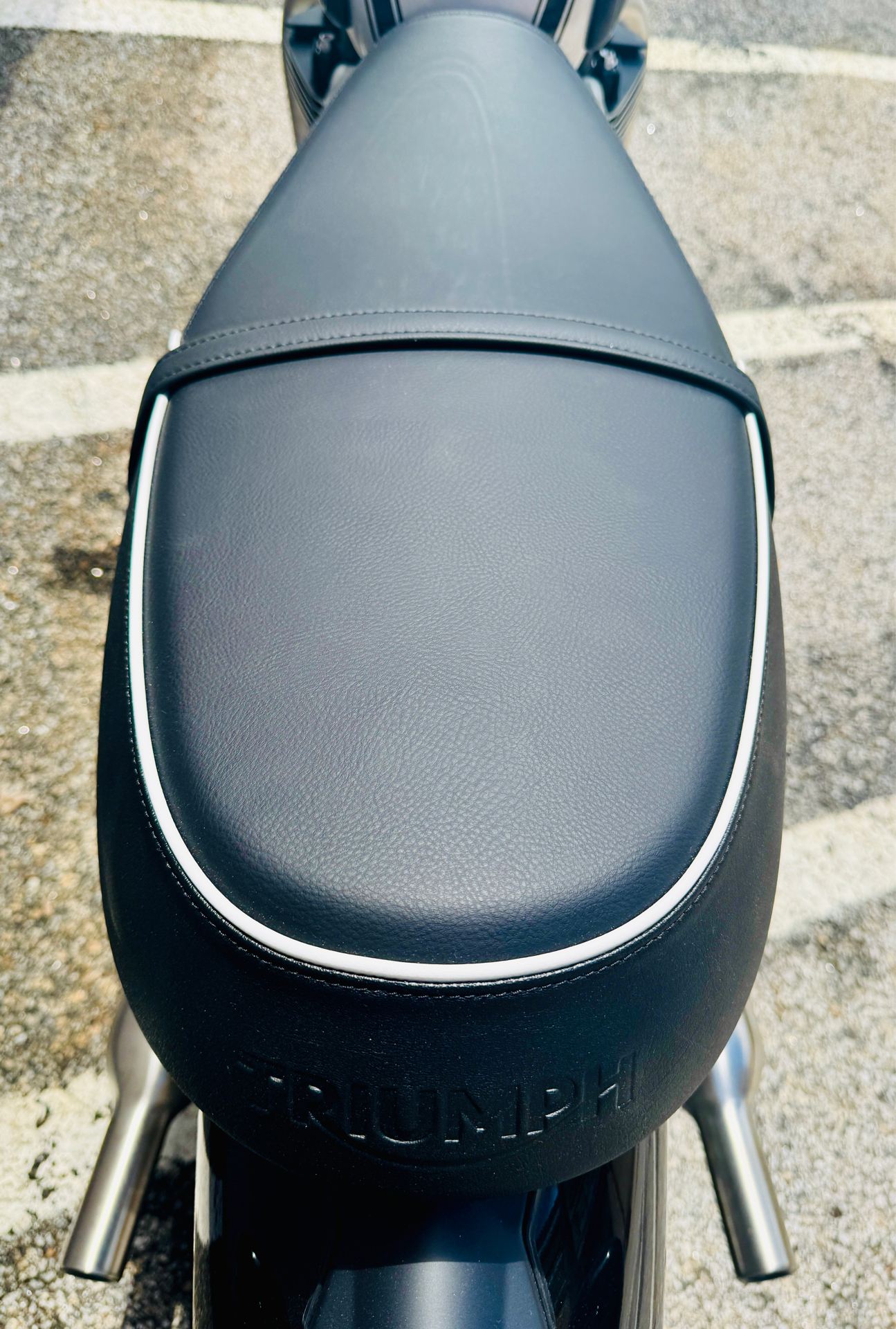 2025 Triumph Bonneville T100 in Manchester, New Hampshire - Photo 14