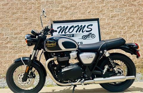 2025 Triumph Bonneville T100 in Manchester, New Hampshire - Photo 5