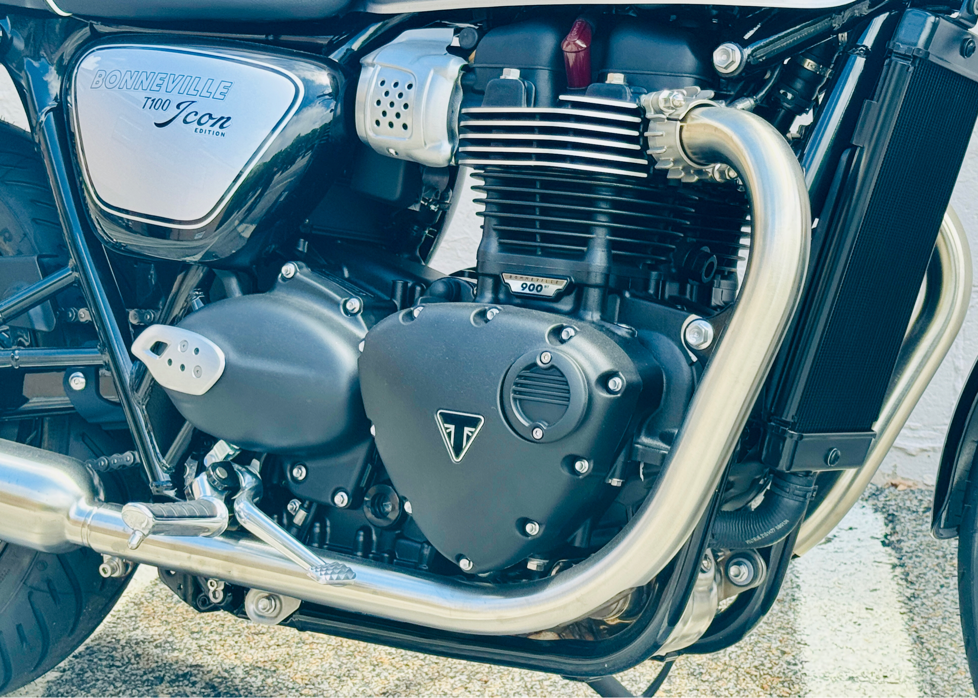 2025 Triumph Bonneville T100 in Manchester, New Hampshire - Photo 20