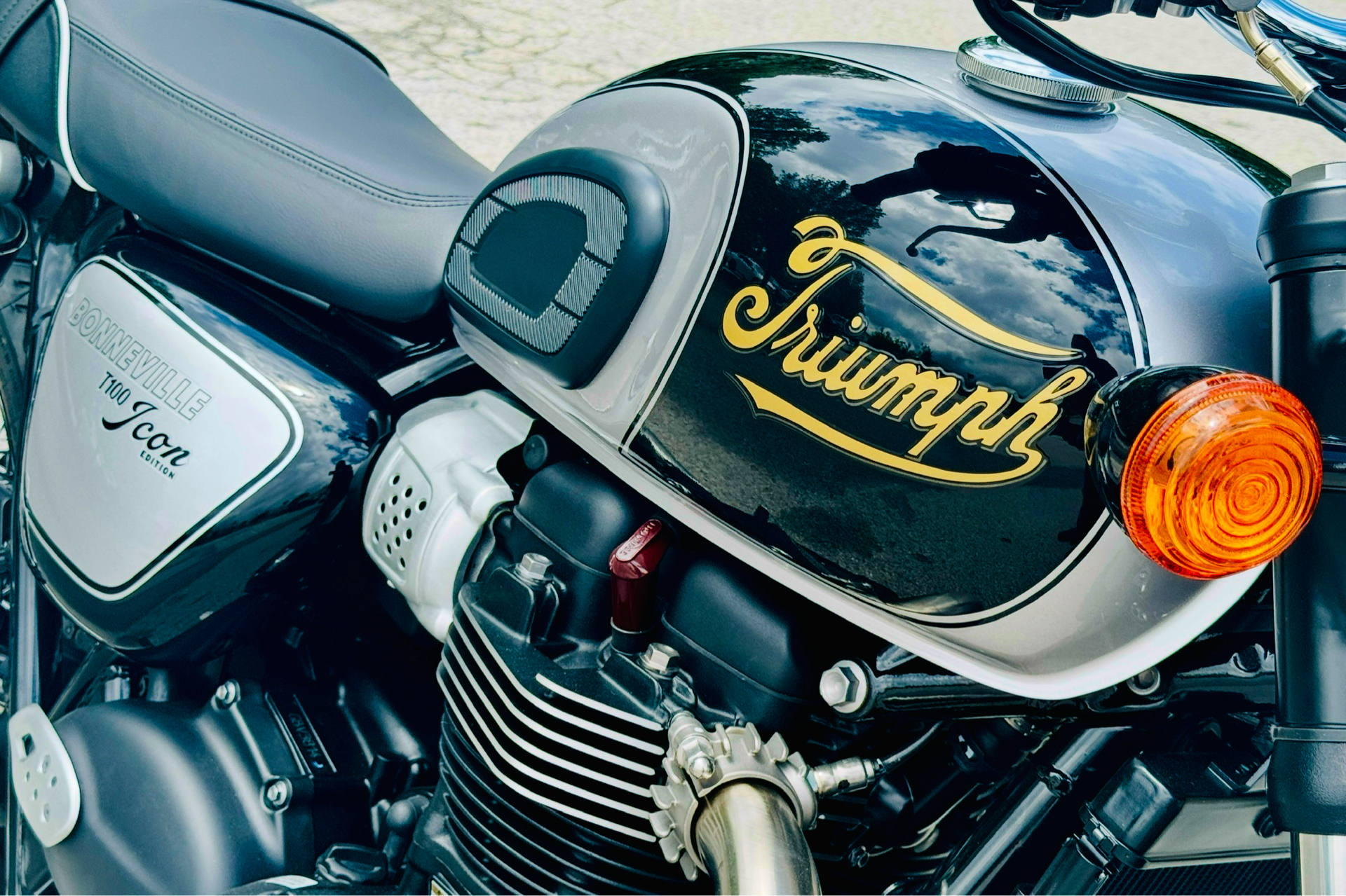 2025 Triumph Bonneville T100 in Manchester, New Hampshire - Photo 16
