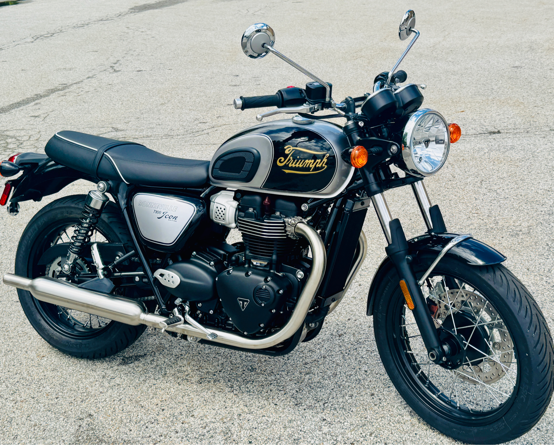 2025 Triumph Bonneville T100 in Manchester, New Hampshire - Photo 15