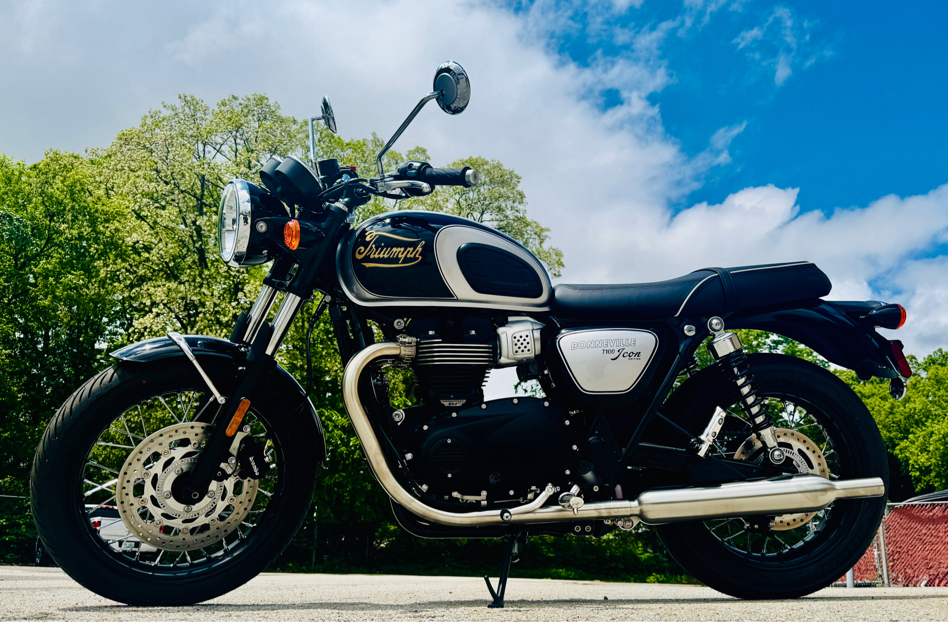 2025 Triumph Bonneville T100 in Manchester, New Hampshire - Photo 1