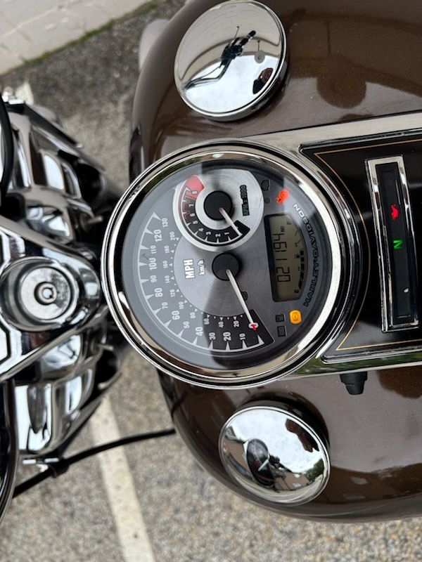 2013 Harley-Davidson Road King® 110th Anniversary Edition in Manchester, New Hampshire - Photo 16