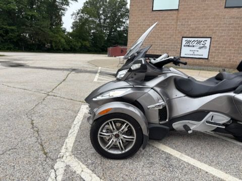 2011 Can-Am Spyder® RT-S SE5 in Manchester, New Hampshire - Photo 10