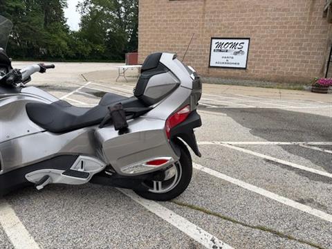 2011 Can-Am Spyder® RT-S SE5 in Manchester, New Hampshire - Photo 12