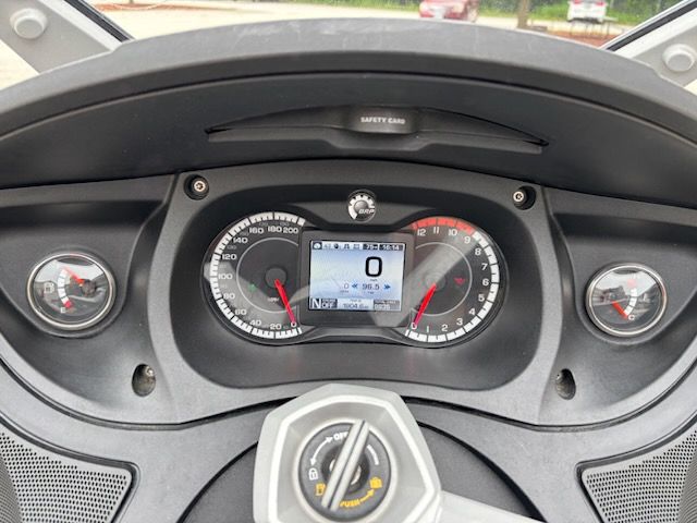 2011 Can-Am Spyder® RT-S SE5 in Manchester, New Hampshire - Photo 14