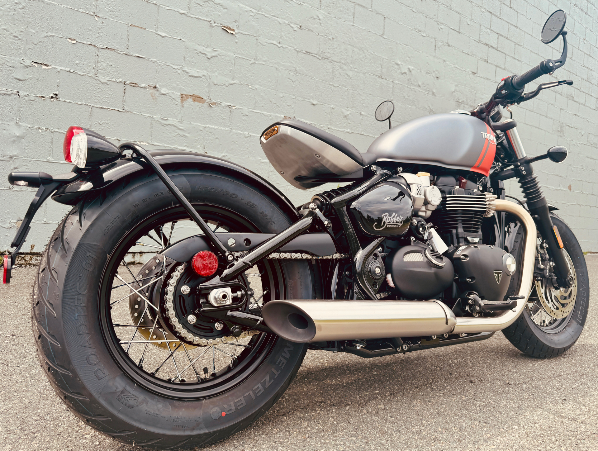 2025 Triumph Bonneville Bobber in Manchester, New Hampshire - Photo 9