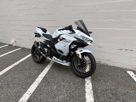 2023 Kawasaki Ninja 400 ABS in Manchester, New Hampshire - Photo 2