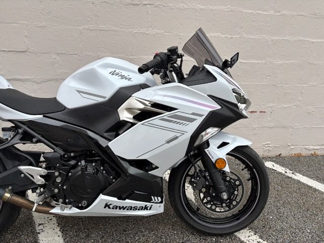 2023 Kawasaki Ninja 400 ABS in Manchester, New Hampshire - Photo 9