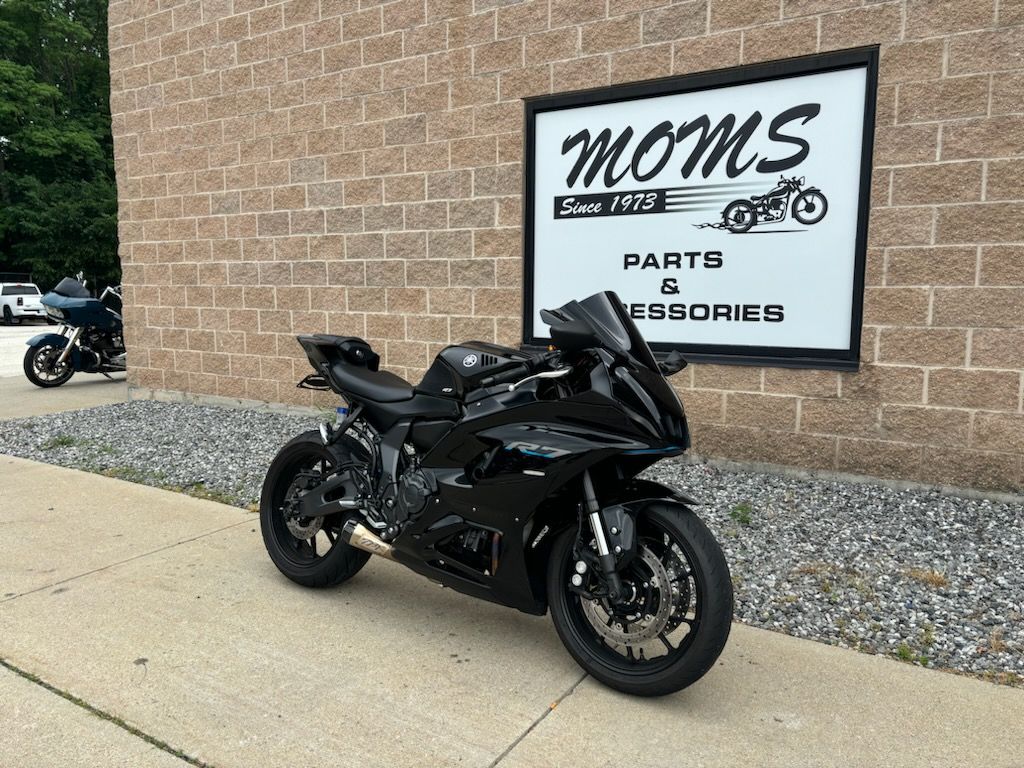 2022 Yamaha YZF-R7 in Manchester, New Hampshire - Photo 2