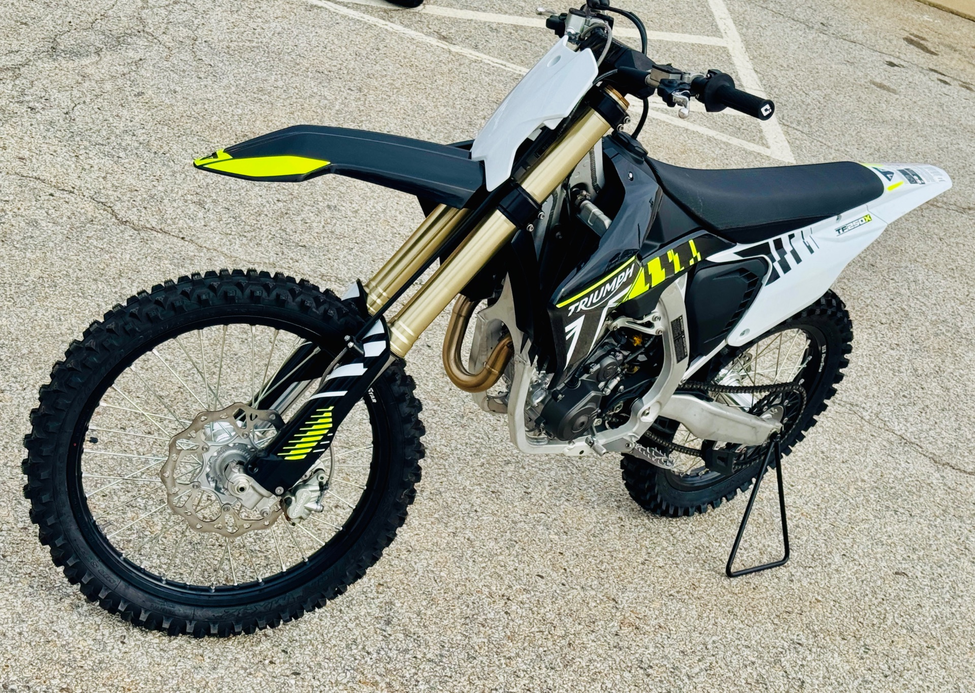 2024 Triumph TF 250-X in Manchester, New Hampshire - Photo 9