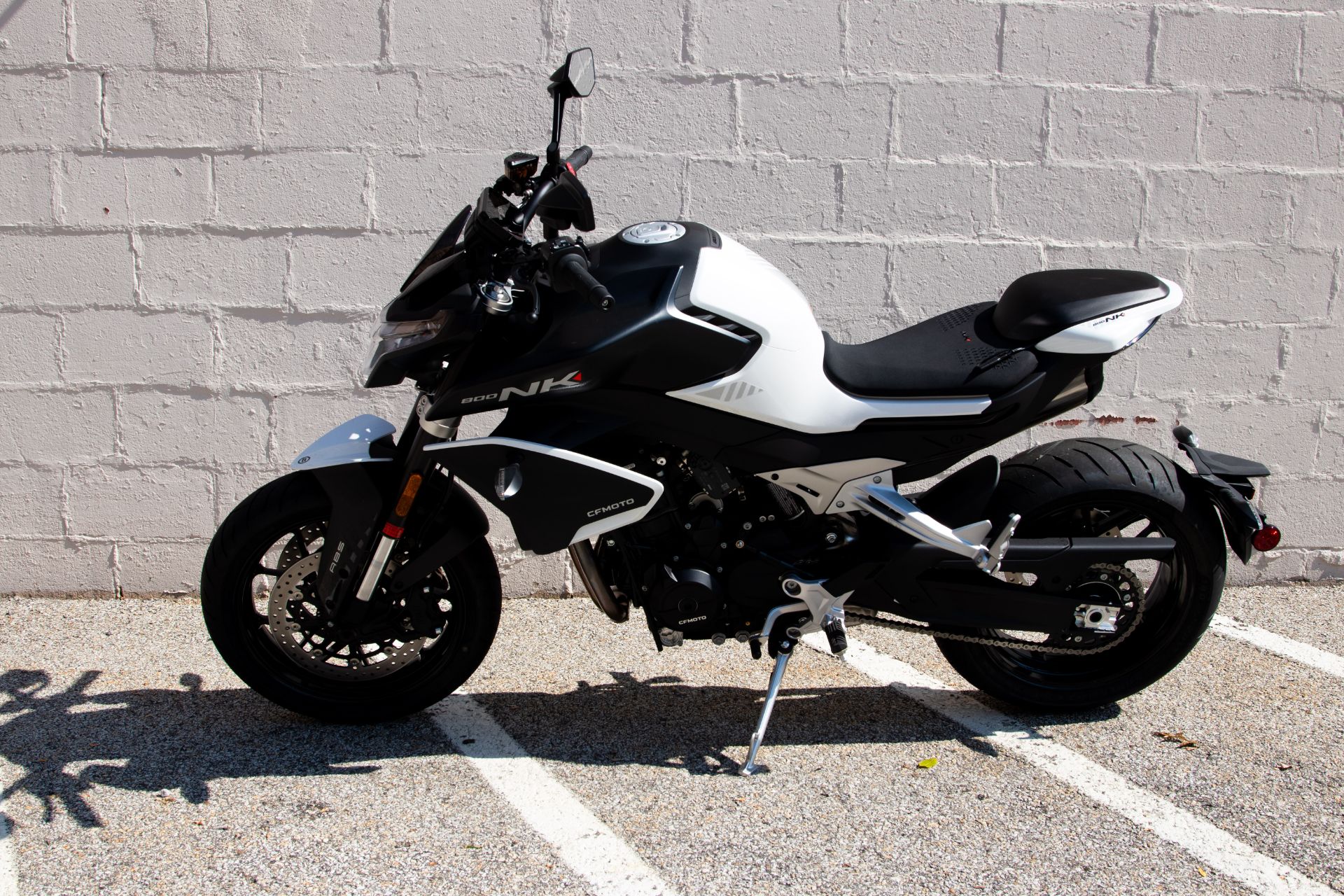 2024 CFMOTO 800NK in Manchester, New Hampshire - Photo 10