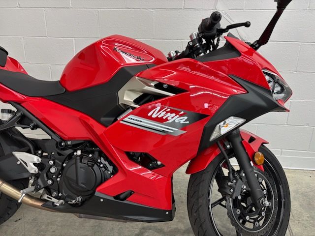 2021 Kawasaki Ninja 400 in Manchester, New Hampshire - Photo 9
