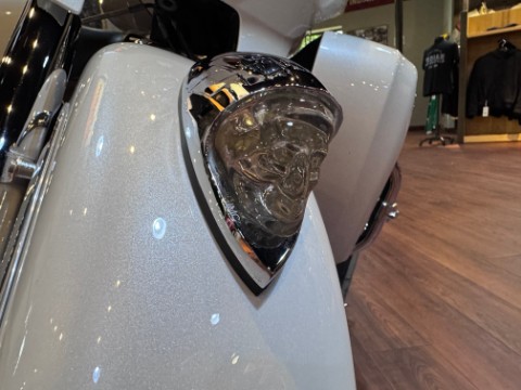 Used 2018 Indian Motorcycle Roadmaster® ABS Pearl White / Star
