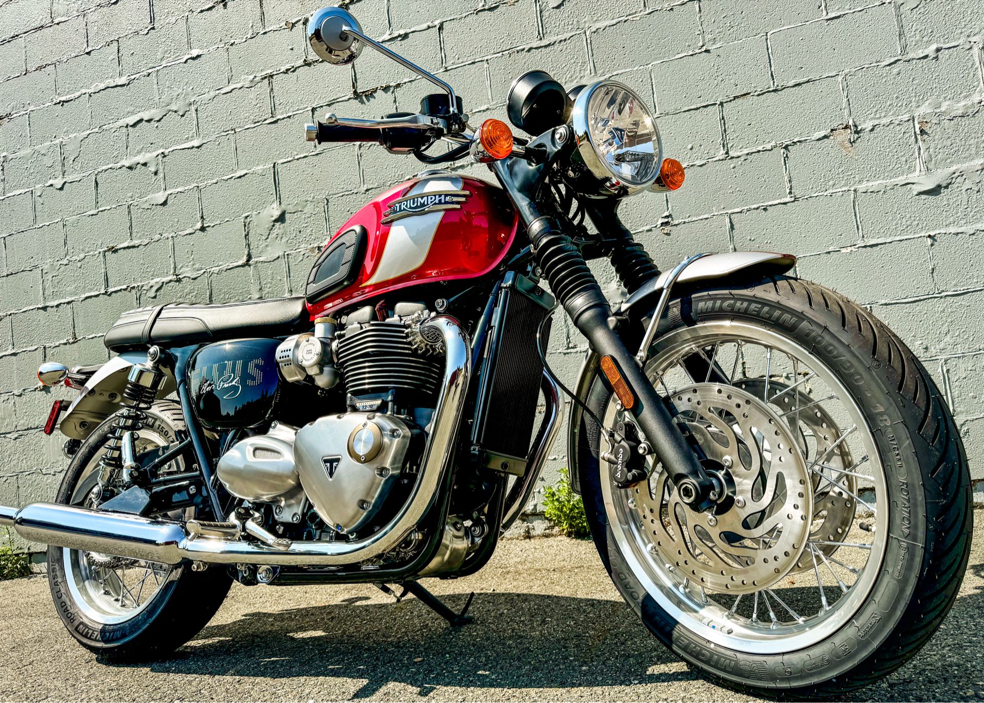 2025 Triumph Bonneville T120 Elvis Presley Limited Edition in Manchester, New Hampshire - Photo 16