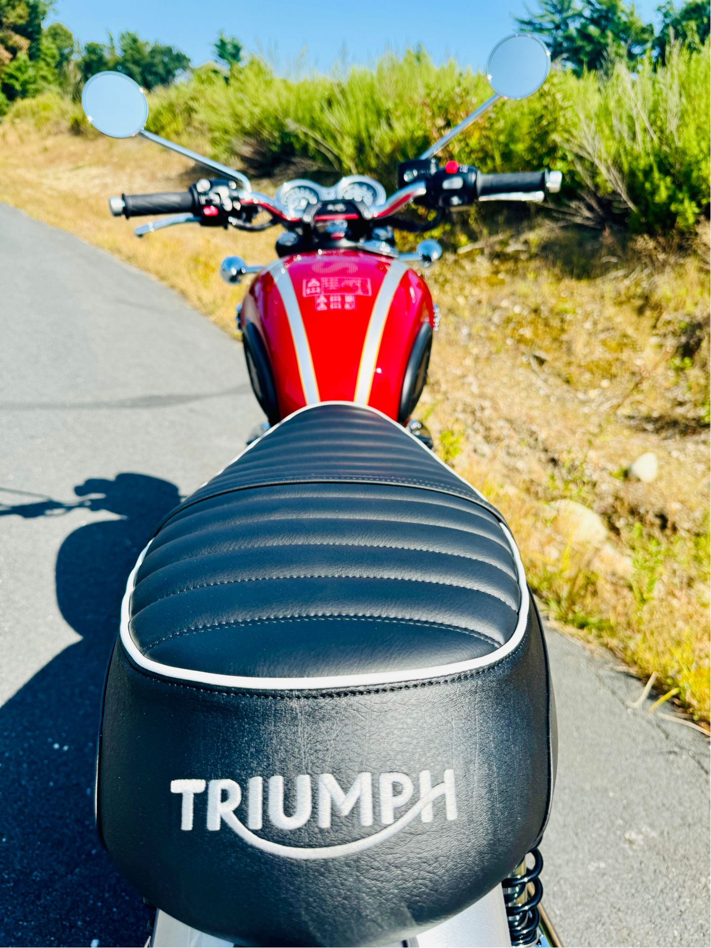 2025 Triumph Bonneville T120 Elvis Presley Limited Edition in Manchester, New Hampshire - Photo 10