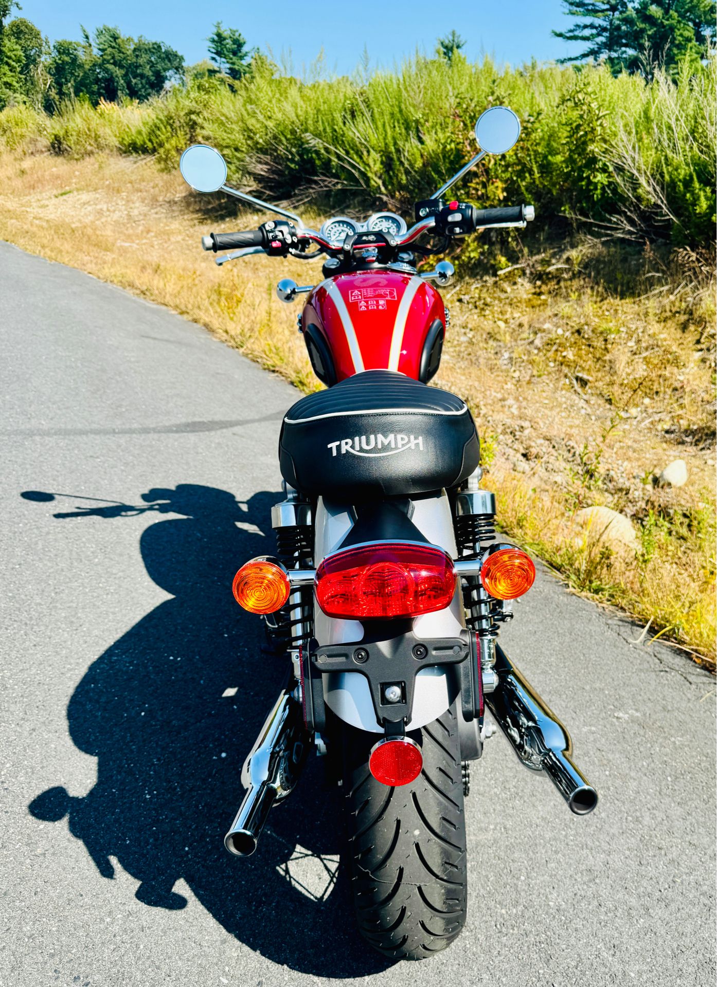 2025 Triumph Bonneville T120 Elvis Presley Limited Edition in Manchester, New Hampshire - Photo 5