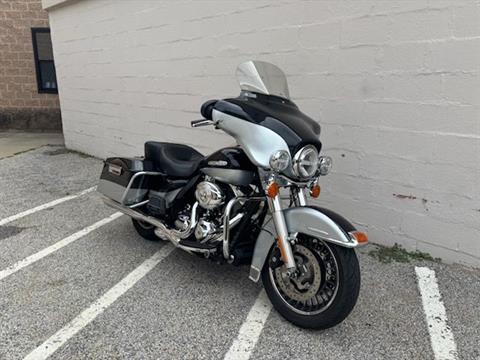 2013 Harley-Davidson Electra Glide® Ultra Limited in Manchester, New Hampshire - Photo 2