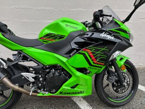 2023 Kawasaki Ninja 400 ABS KRT Edition in Manchester, New Hampshire - Photo 9