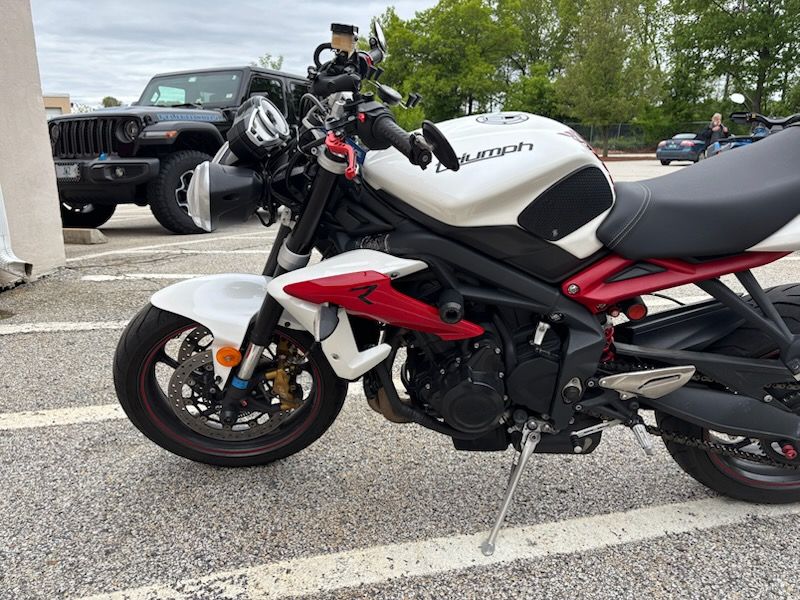 2013 Triumph Street Triple R ABS in Manchester, New Hampshire - Photo 10