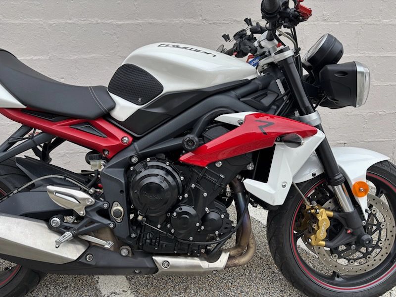 2013 Triumph Street Triple R ABS in Manchester, New Hampshire - Photo 9