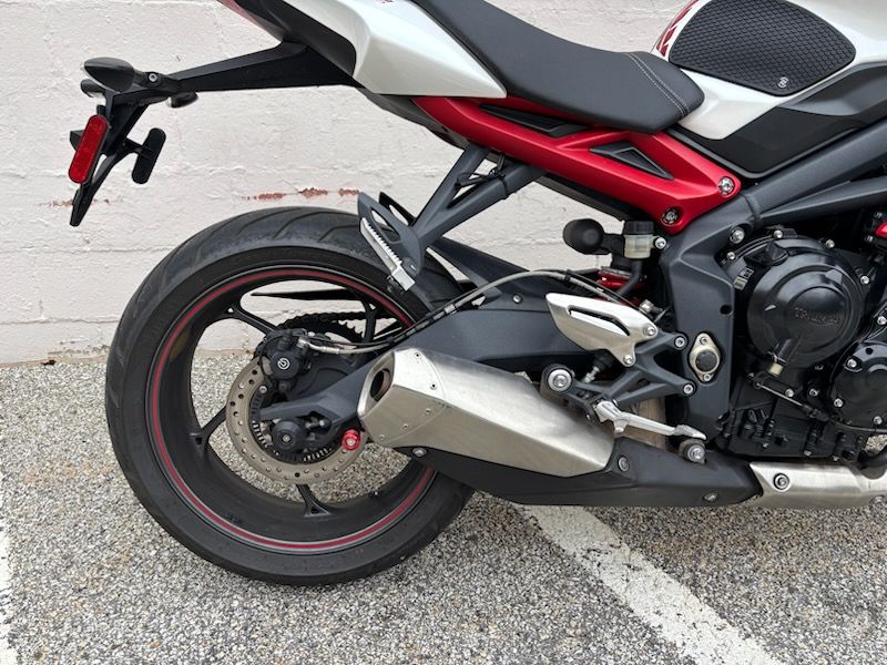 2013 Triumph Street Triple R ABS in Manchester, New Hampshire - Photo 12