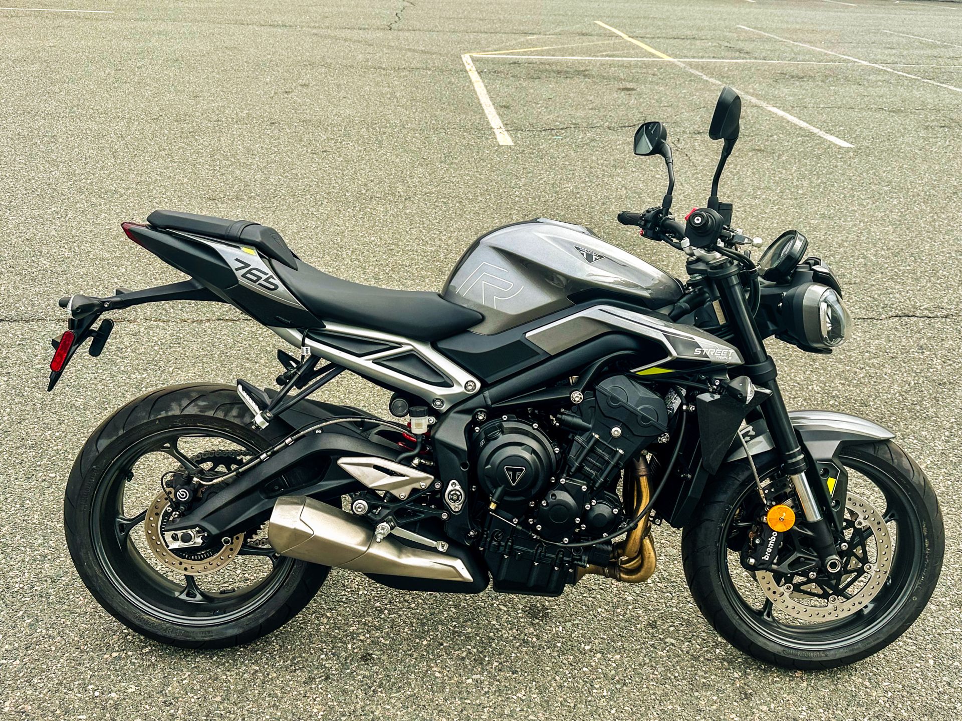2024 Triumph Street Triple 765 R in Manchester, New Hampshire - Photo 5