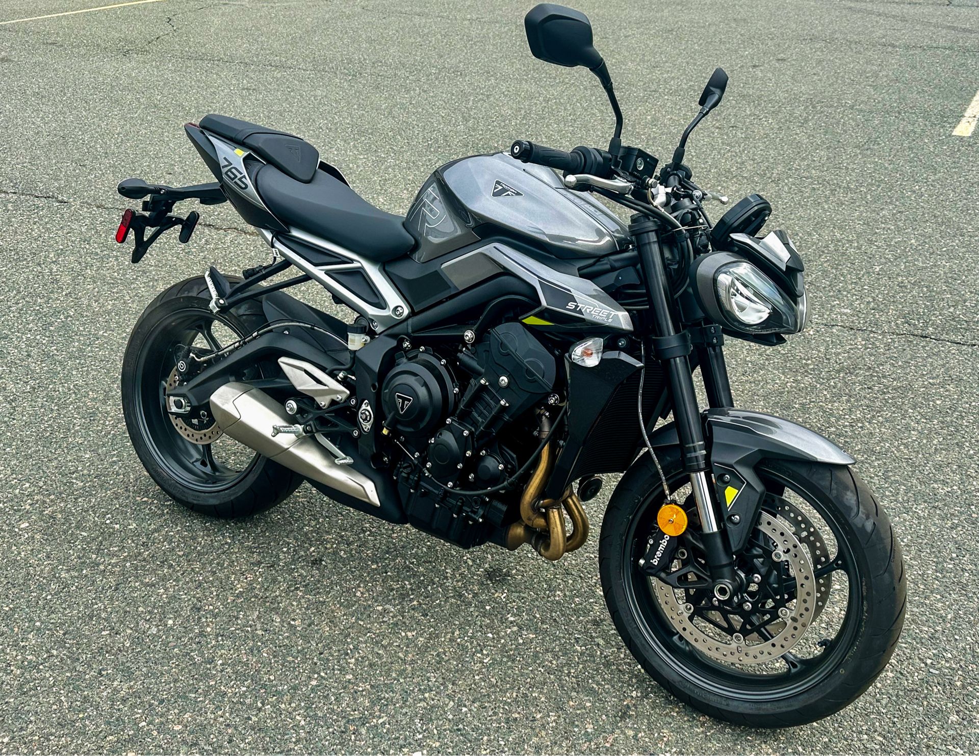 2024 Triumph Street Triple 765 R in Manchester, New Hampshire - Photo 9