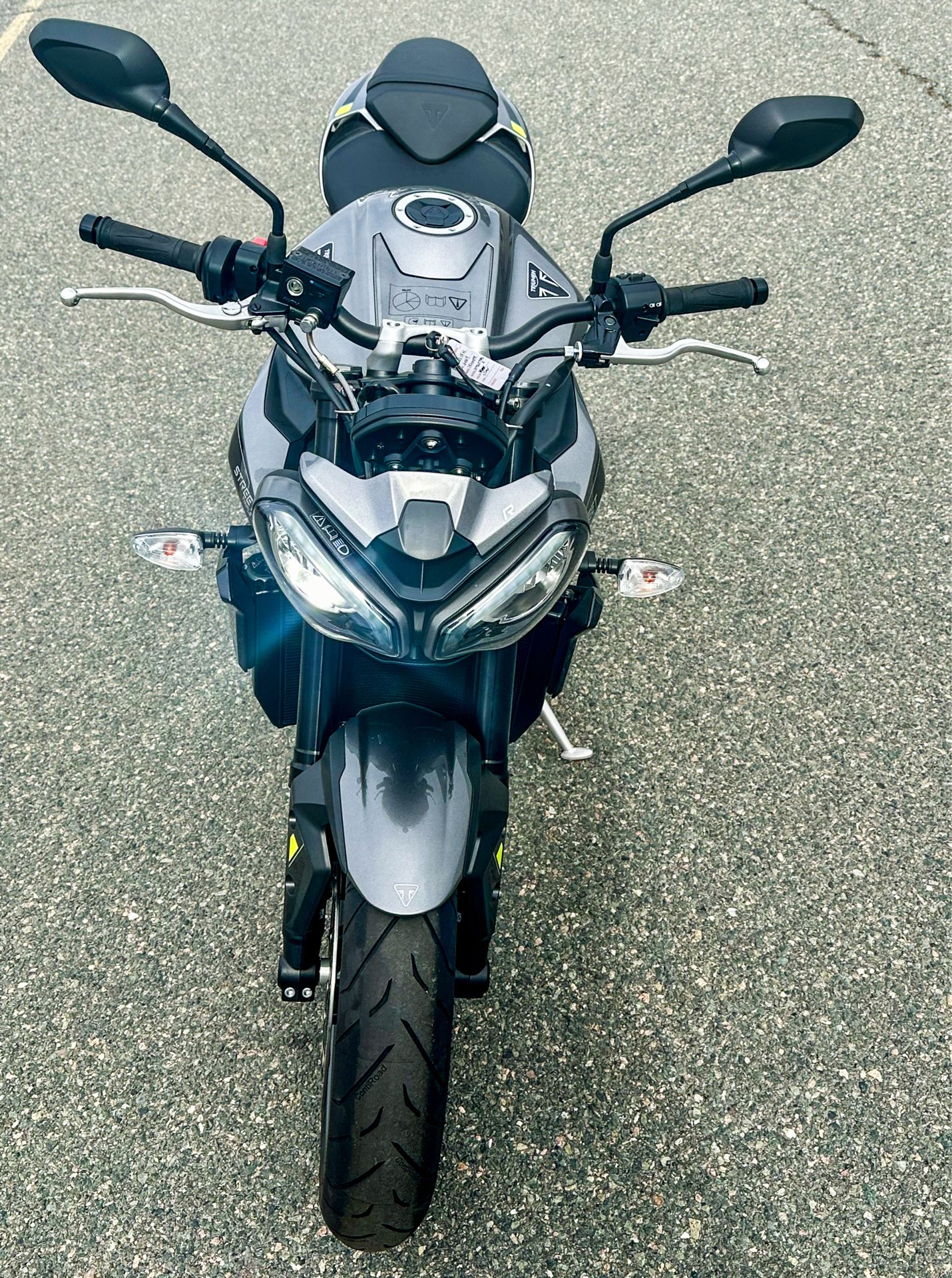 2024 Triumph Street Triple 765 R in Manchester, New Hampshire - Photo 11