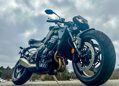 2024 Triumph Street Triple 765 R in Manchester, New Hampshire - Photo 16