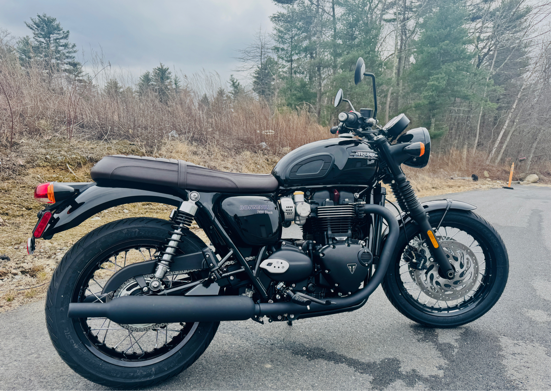 2025 Triumph Bonneville T120 Black in Manchester, New Hampshire - Photo 23