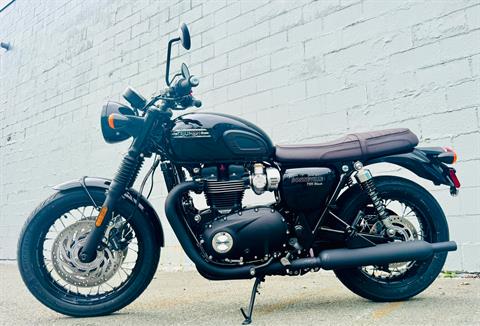 2025 Triumph Bonneville T120 Black in Manchester, New Hampshire - Photo 3