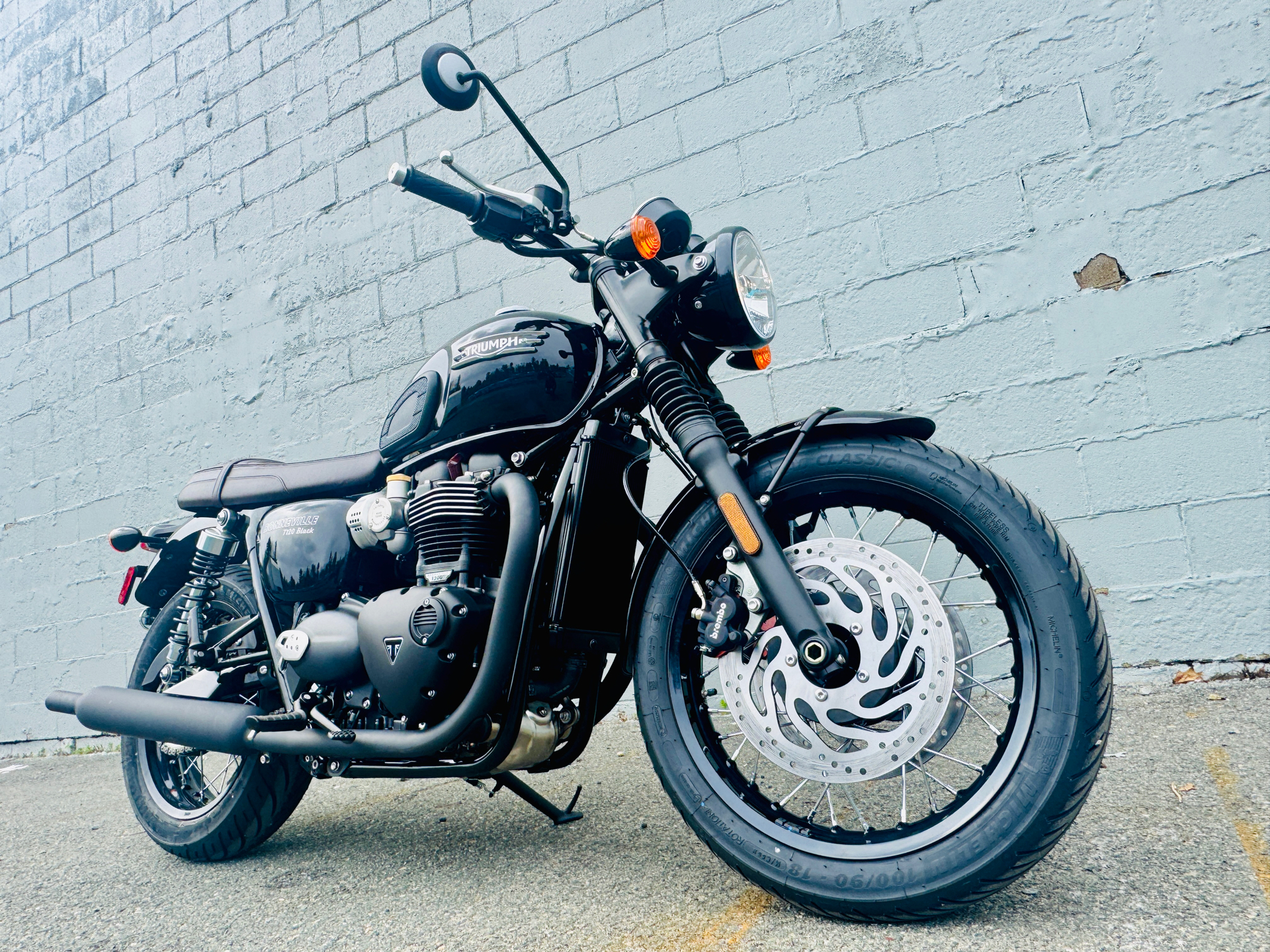 2025 Triumph Bonneville T120 Black in Manchester, New Hampshire - Photo 22