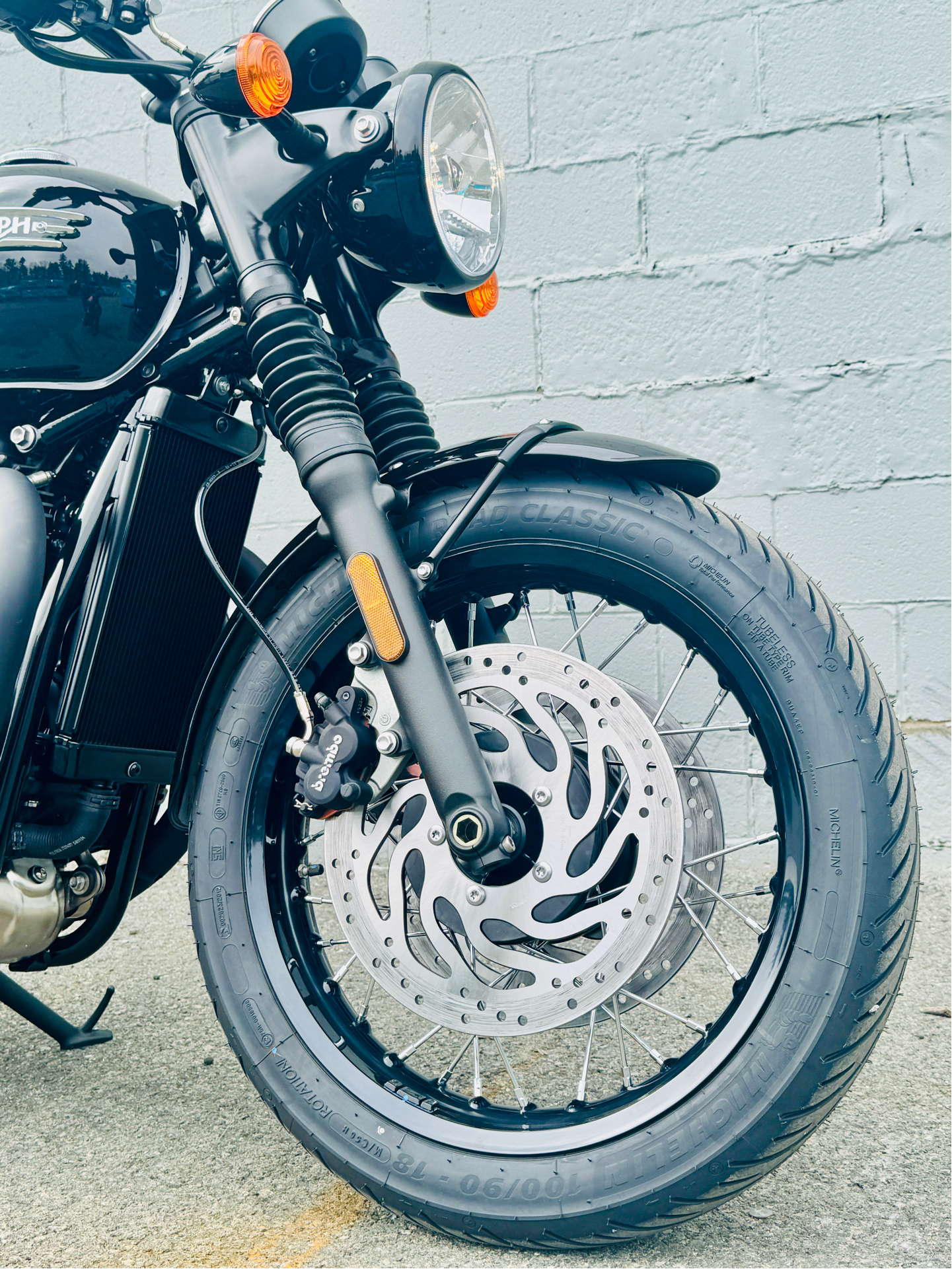 2025 Triumph Bonneville T120 Black in Manchester, New Hampshire - Photo 21