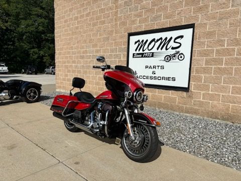 2011 Harley-Davidson Electra Glide® Ultra Limited in Manchester, New Hampshire - Photo 2