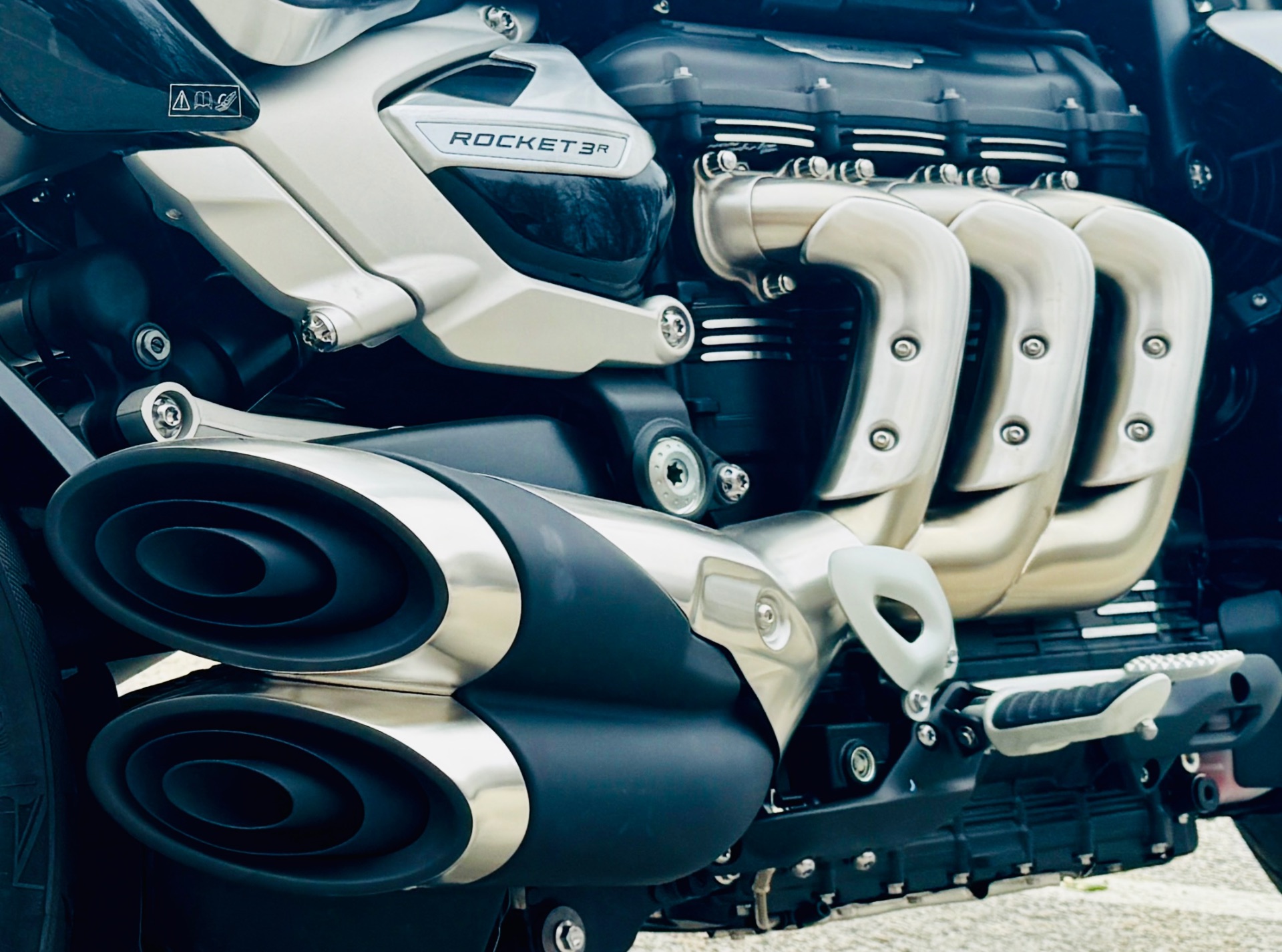 2024 Triumph Rocket 3 R in Manchester, New Hampshire - Photo 19