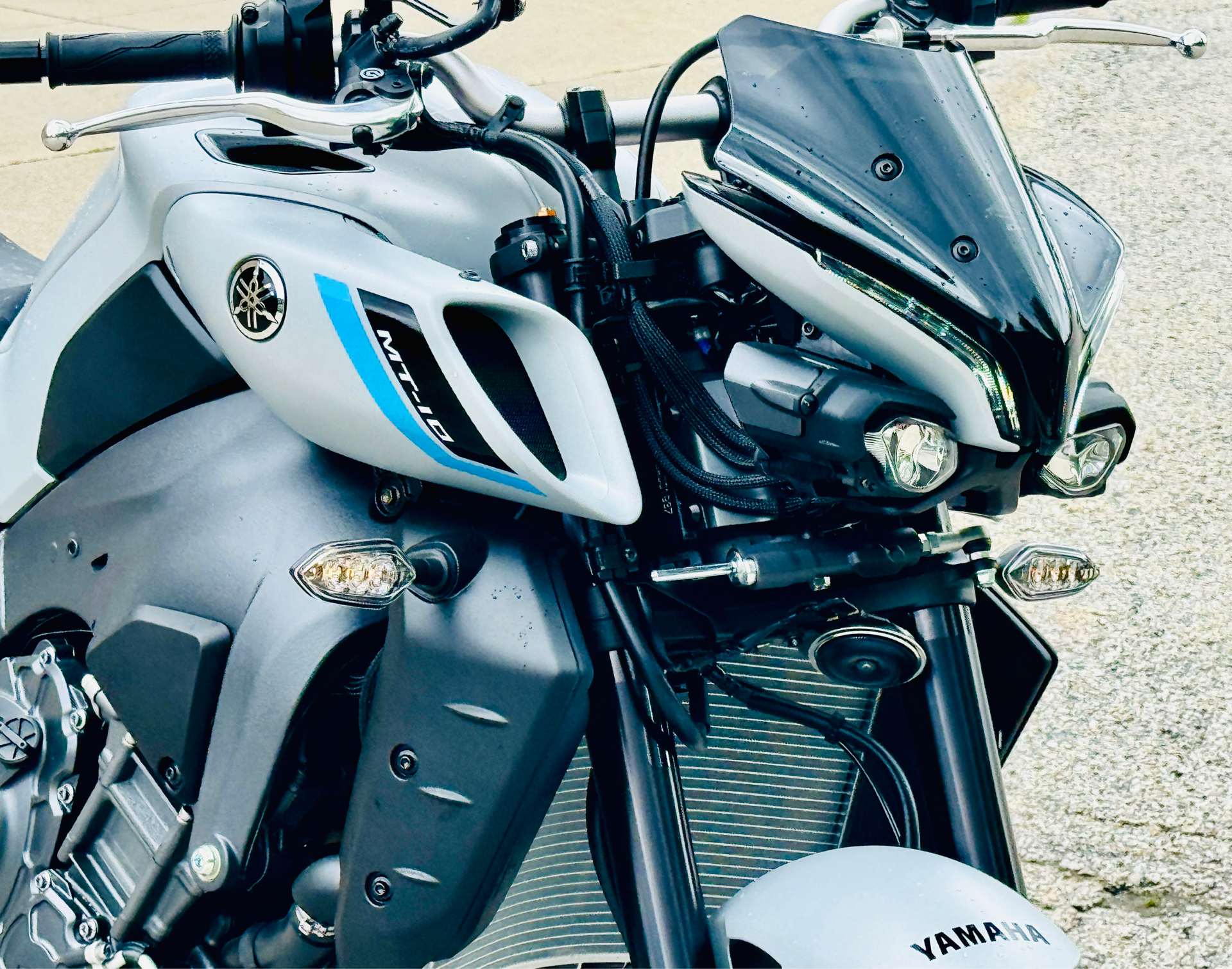 2025 Yamaha MT-10 in Manchester, New Hampshire - Photo 16