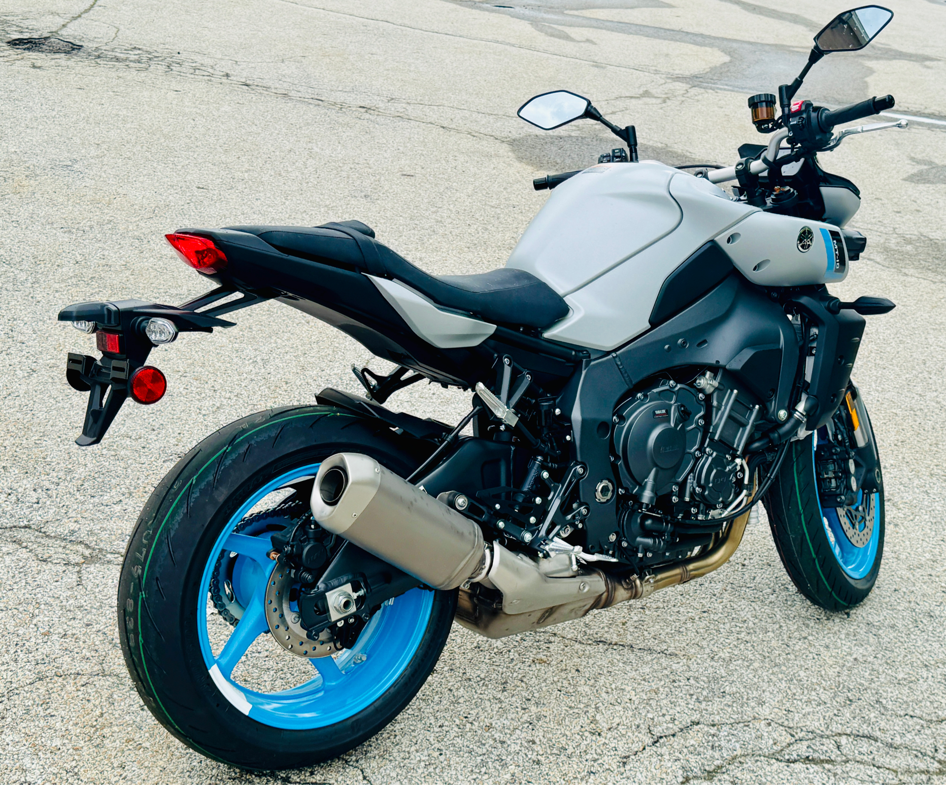 2025 Yamaha MT-10 in Manchester, New Hampshire - Photo 5