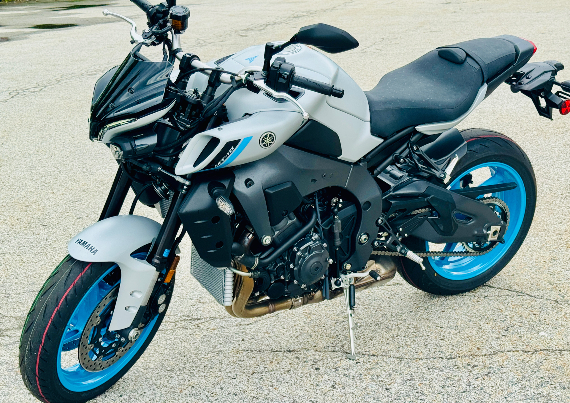 2025 Yamaha MT-10 in Manchester, New Hampshire - Photo 7