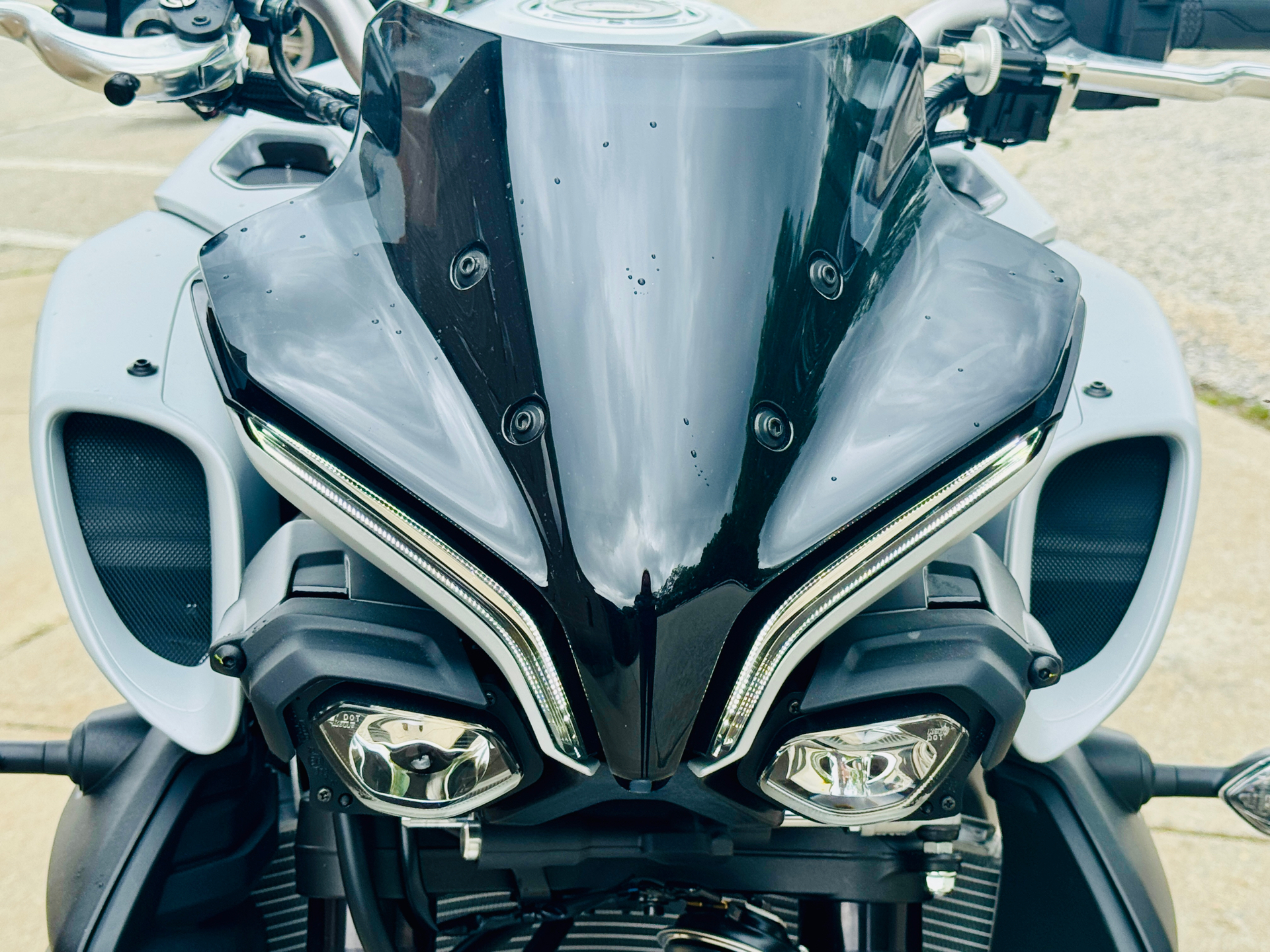 2025 Yamaha MT-10 in Manchester, New Hampshire - Photo 14