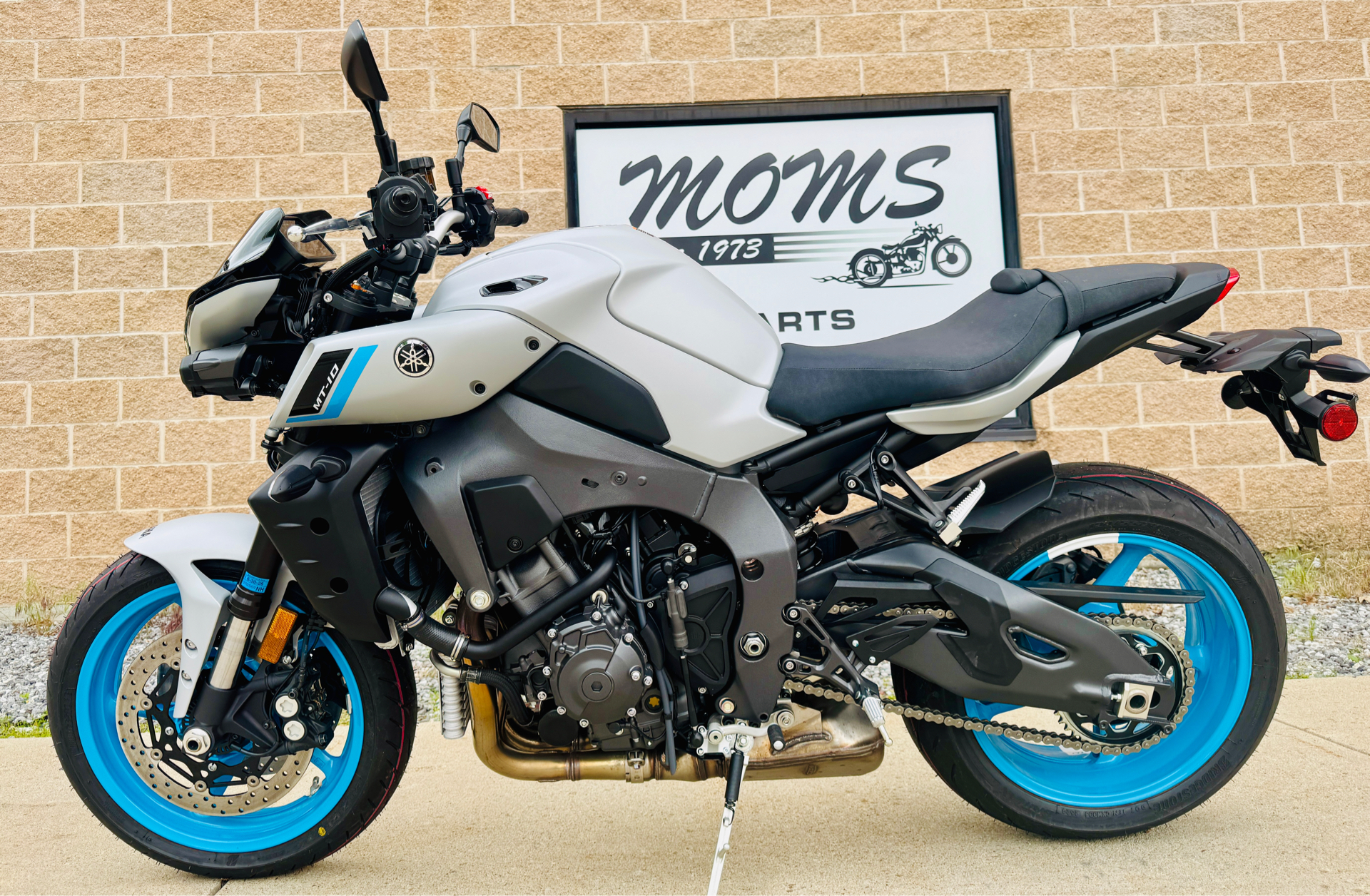 2025 Yamaha MT-10 in Manchester, New Hampshire - Photo 13